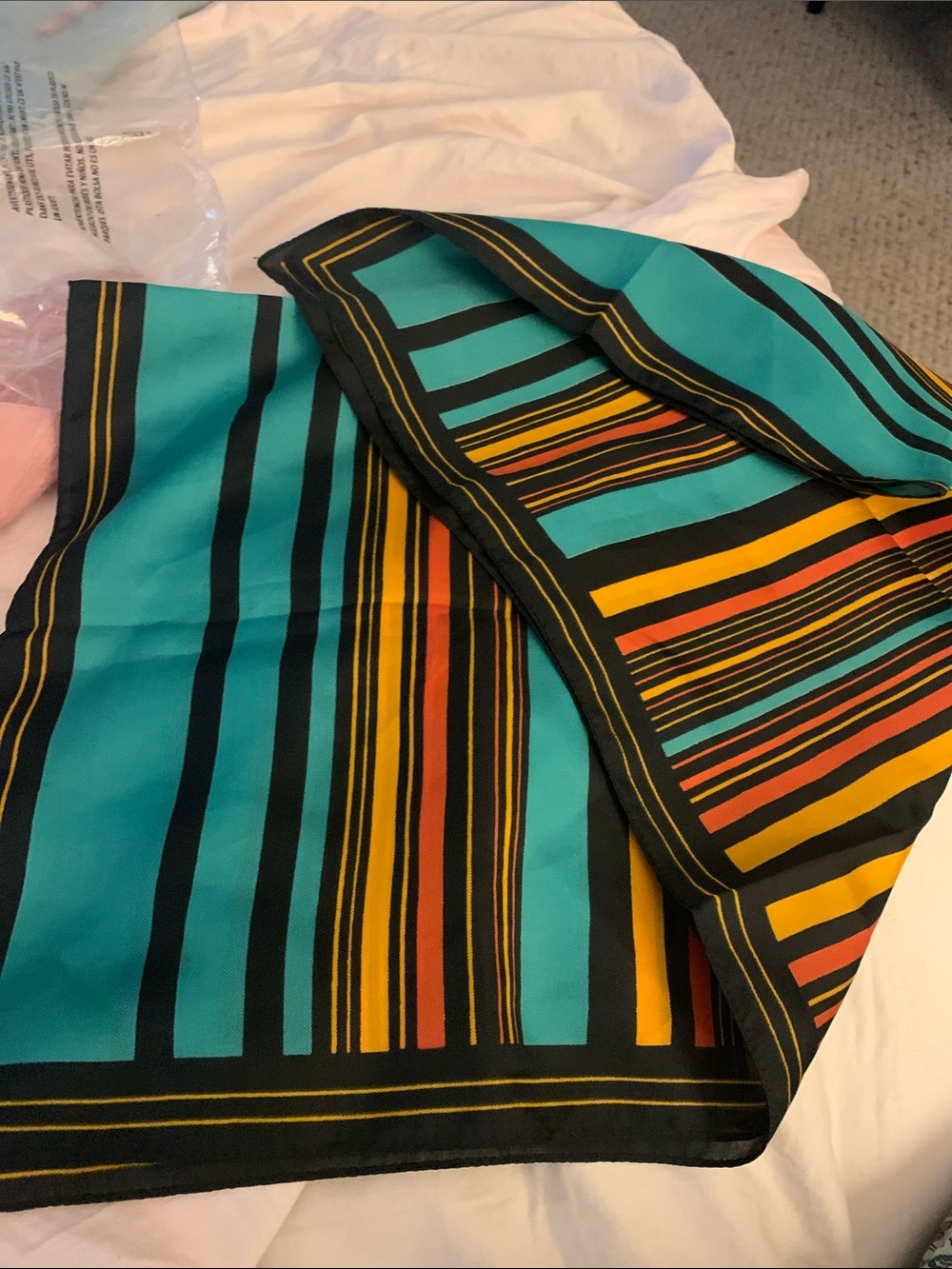Striped turf/ black scarf.